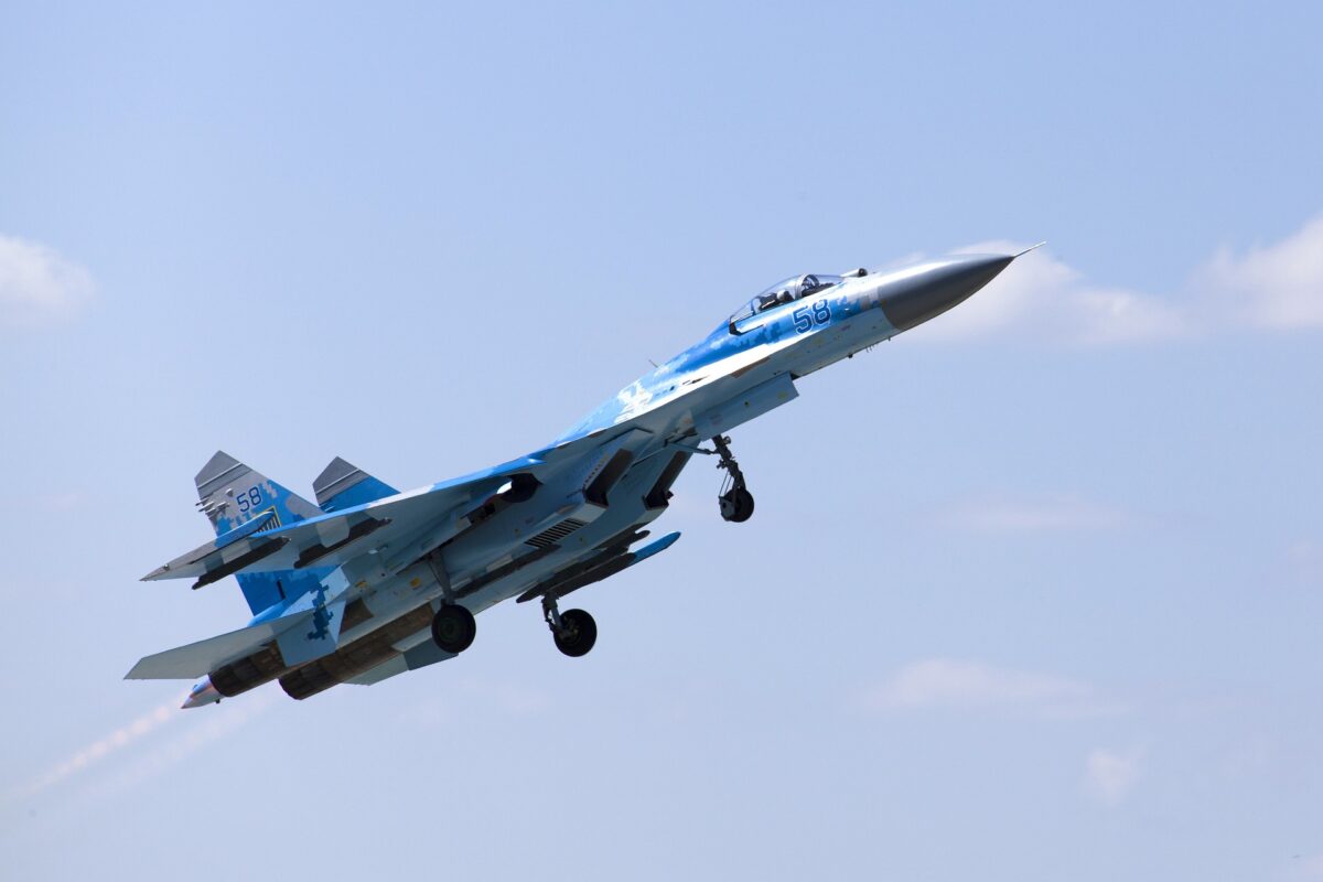 Su27 su 27 su-27 avion de lupta de vanatoare militar