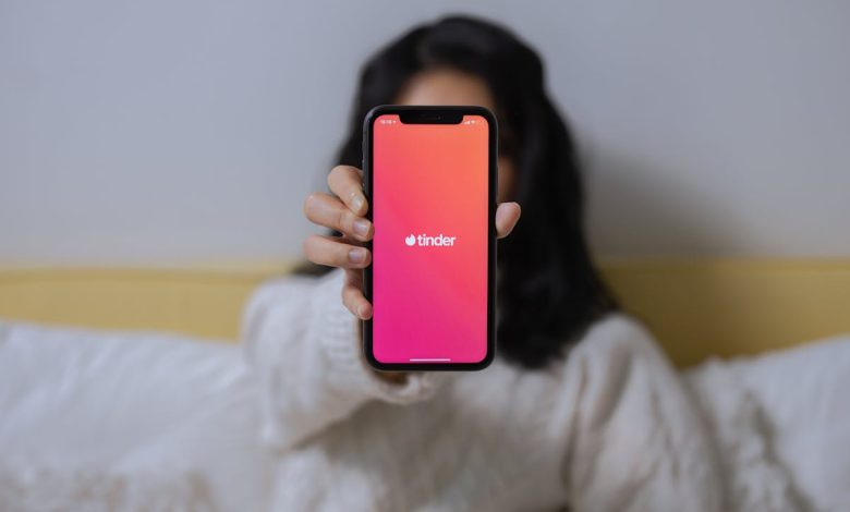 Aplicatie Tinder foto Pexels