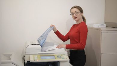 Birou imprimanta xerox femeie foto Pexels
